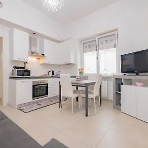La Casa Di Alessia Nel Centro Di - Alessiatravelling Сasa de vacaciones Como